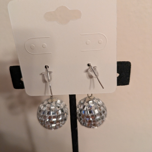 🎄BOGO FREE🎄Handmade Silver Disco Ball Earrings - Picture 4 of 4